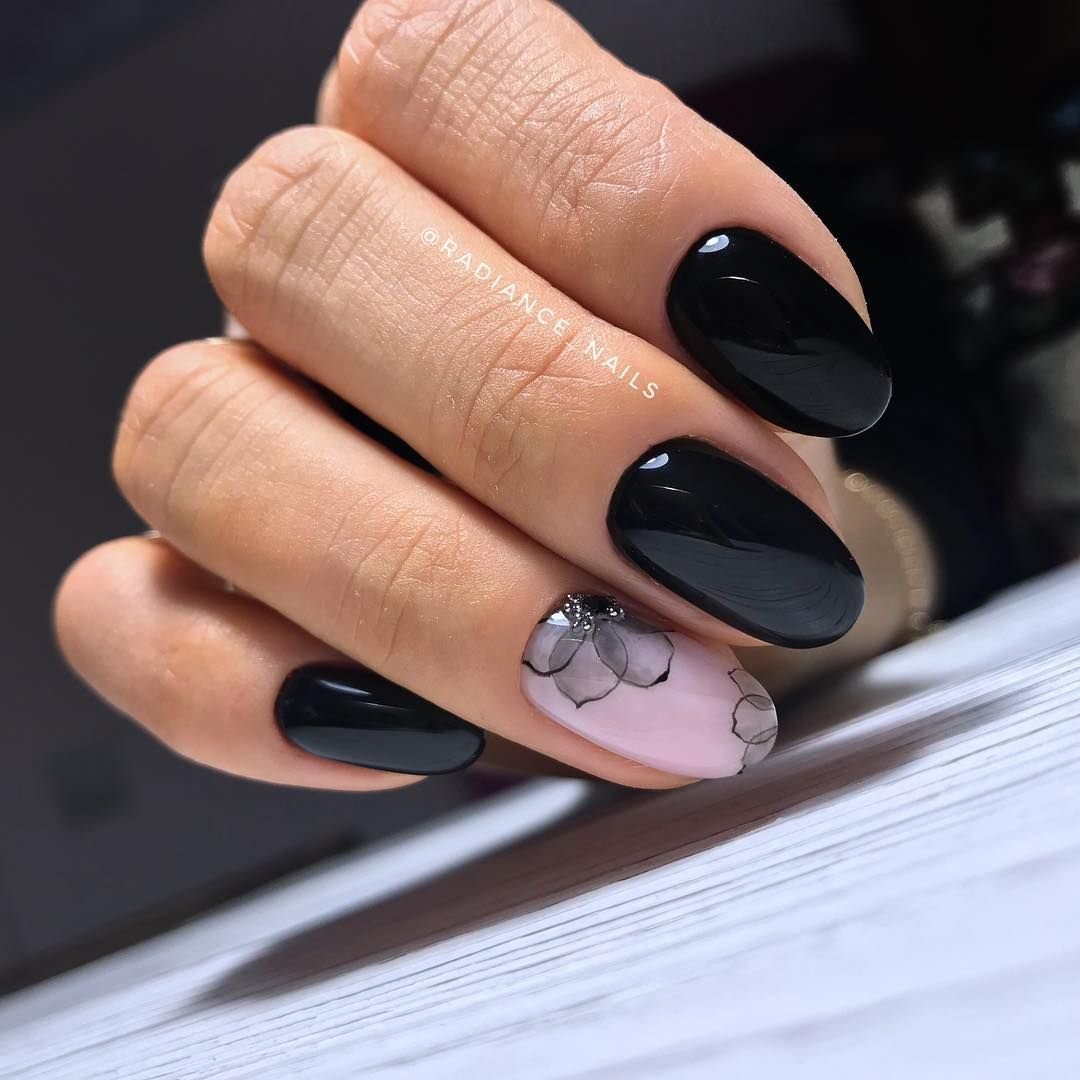 Черные узоры на овальные ногти