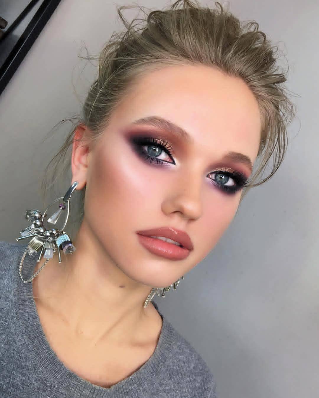 Вечерний макияж для голубых глаз