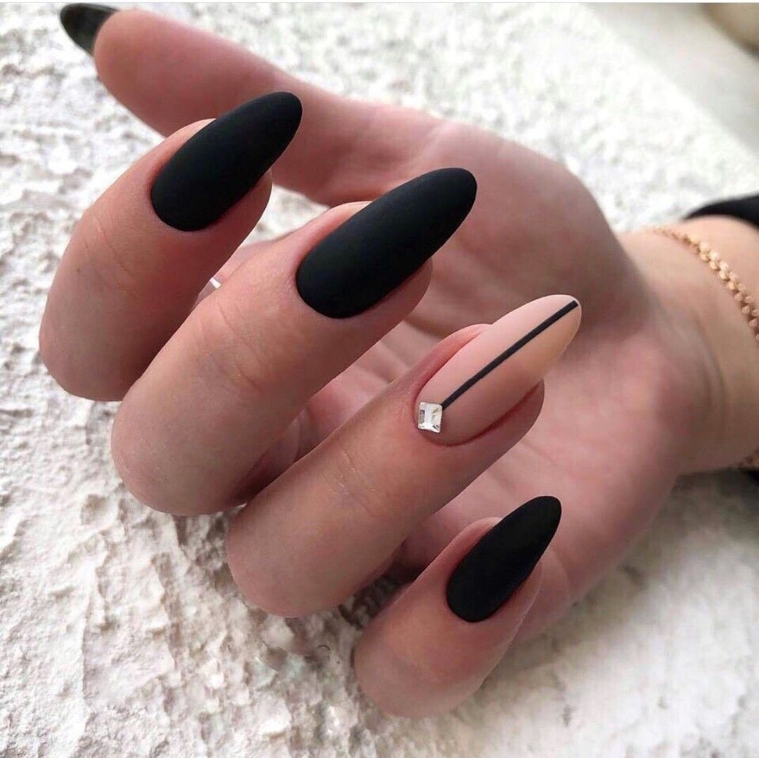 Черный френч 2022 миндаль