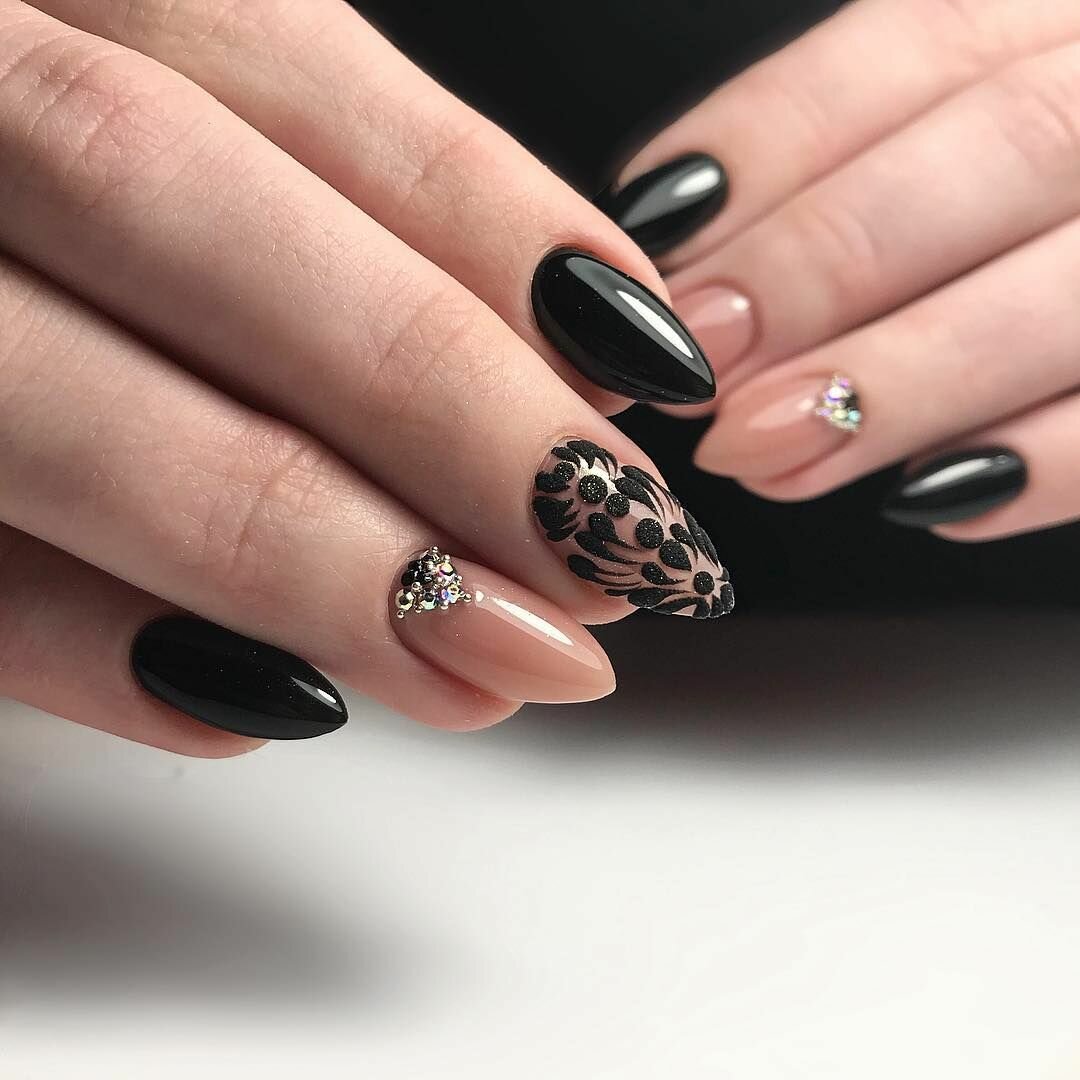 Ногти овал темные