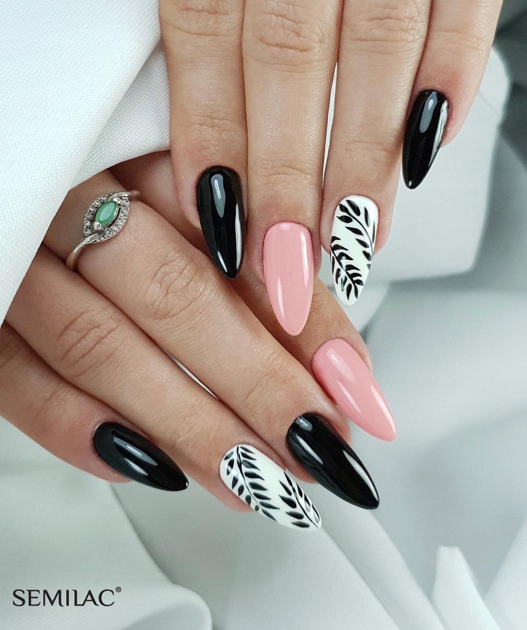 Маник 2022 миндаль чёрный