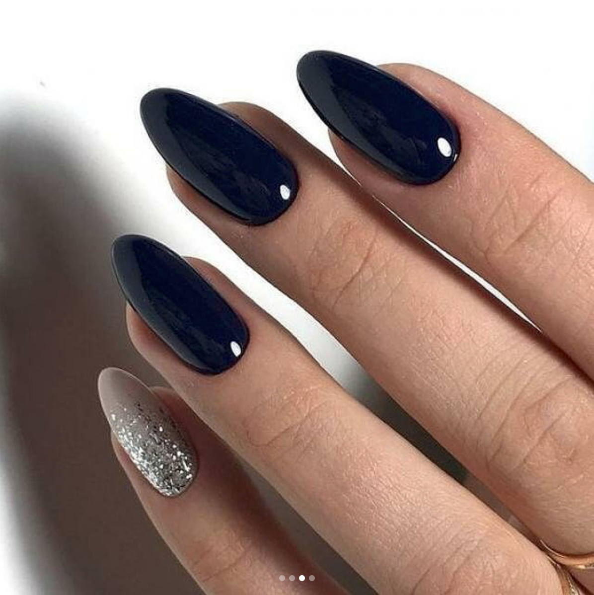 Маникюр фиолетовый с черным