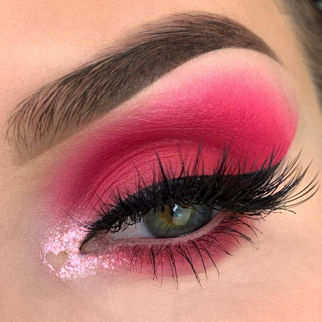 Черно розовый макияж