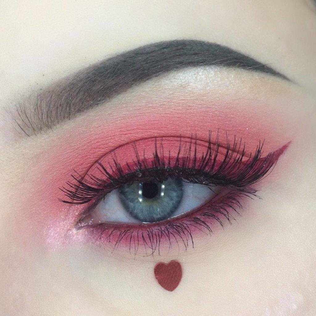 Макияж с розовыми тенями