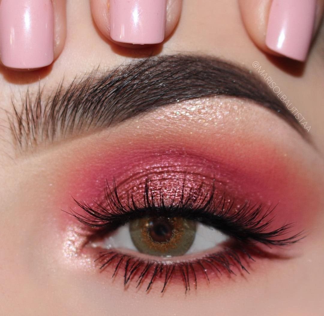 Макияж с розовыми тенями