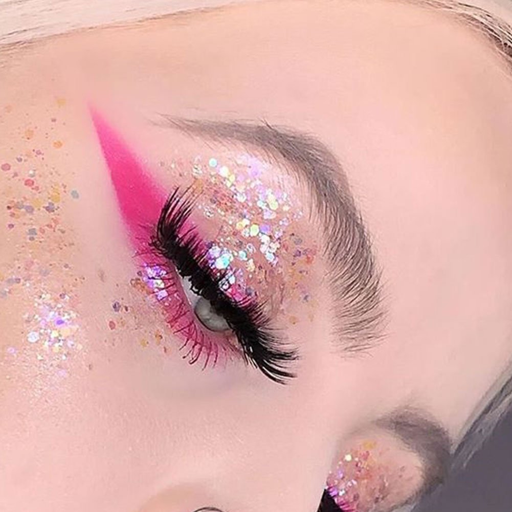 Креативный розовый макияж