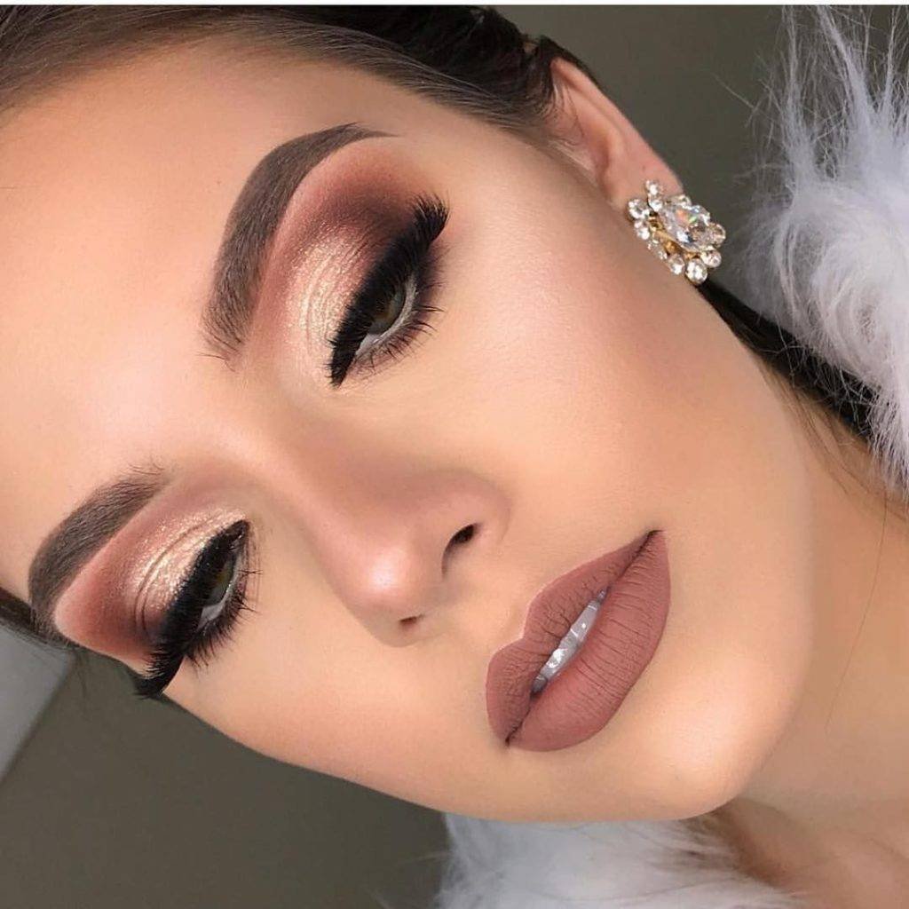 Макияж в бежево-коричневых тонах