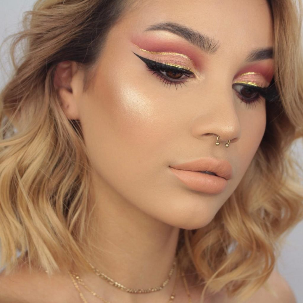 Макияж в золотых тонах