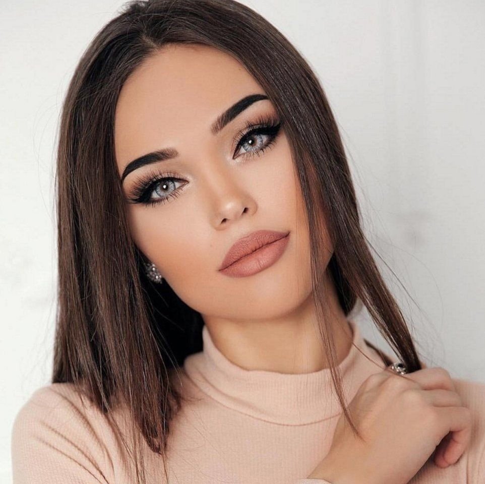 Нюдовый макияж для карих глаз