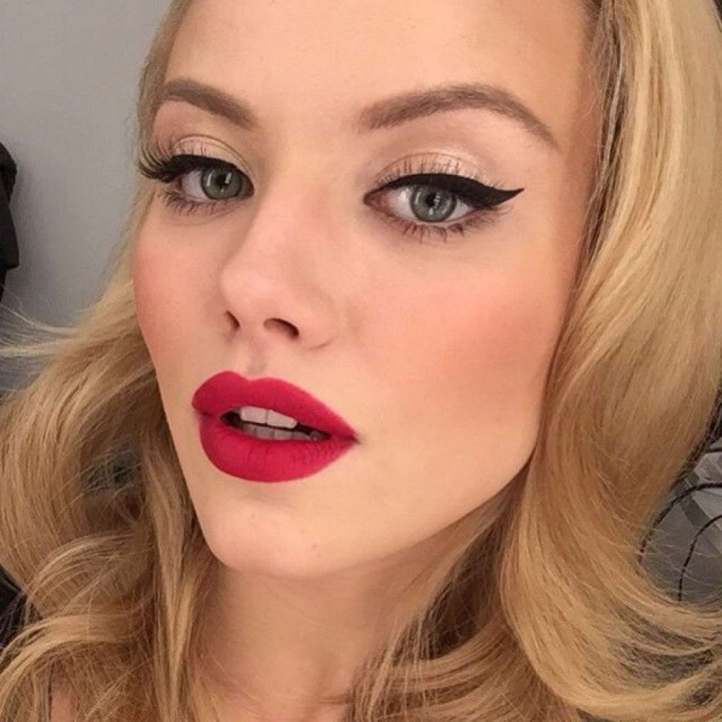 Образы с бежевым костюмом