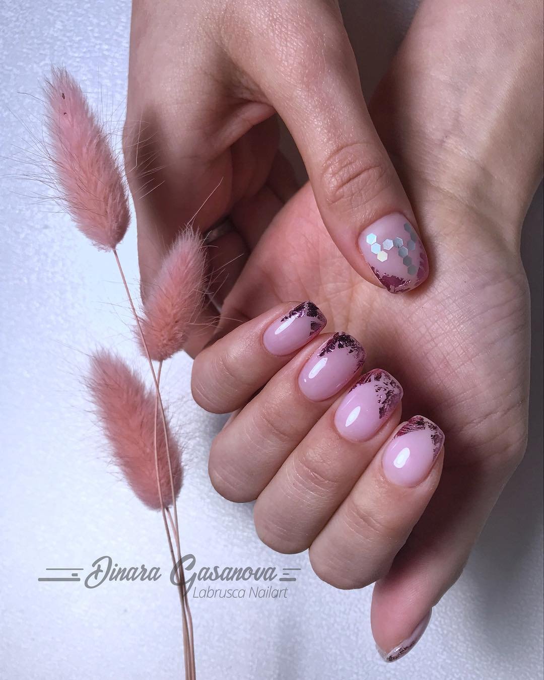 Красивые ногти для пожилой женщины