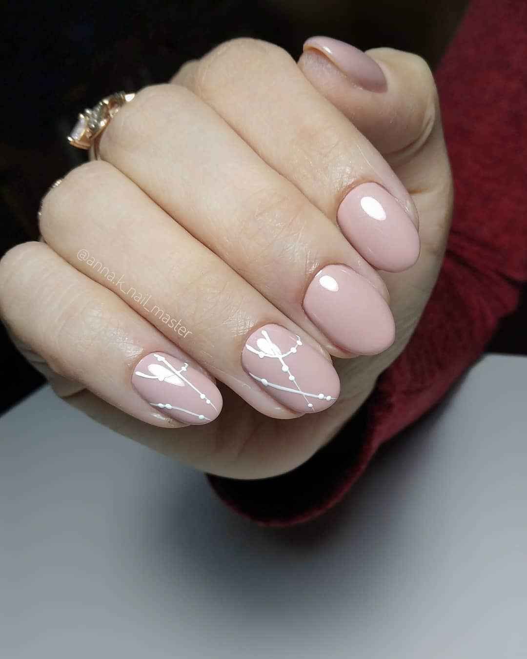 Маникюр на короткие ногти для женщин за 50