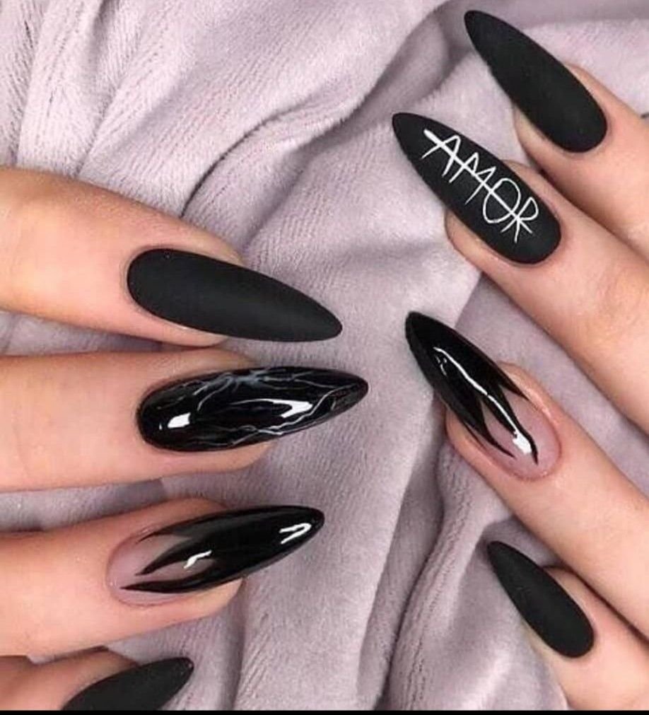 Чёрный маникюр 2021 миндаль