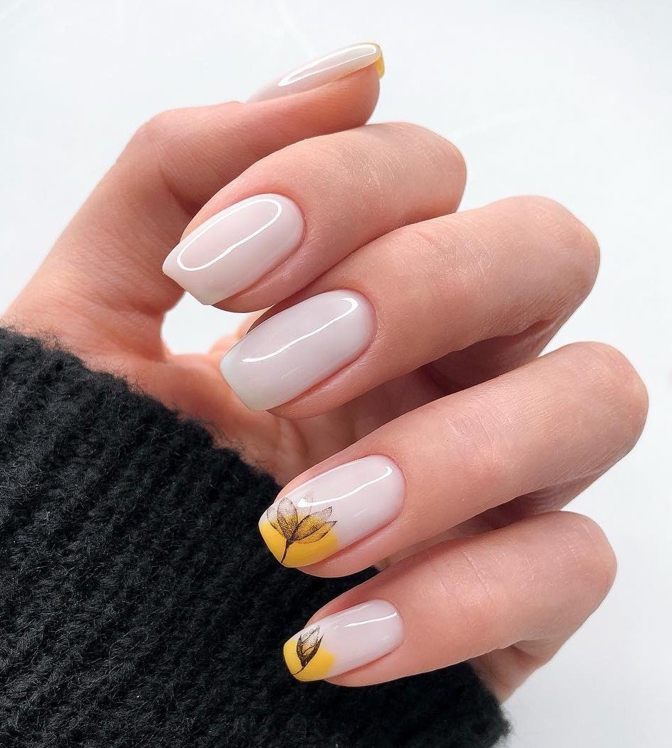 Простой и стильный маникюр