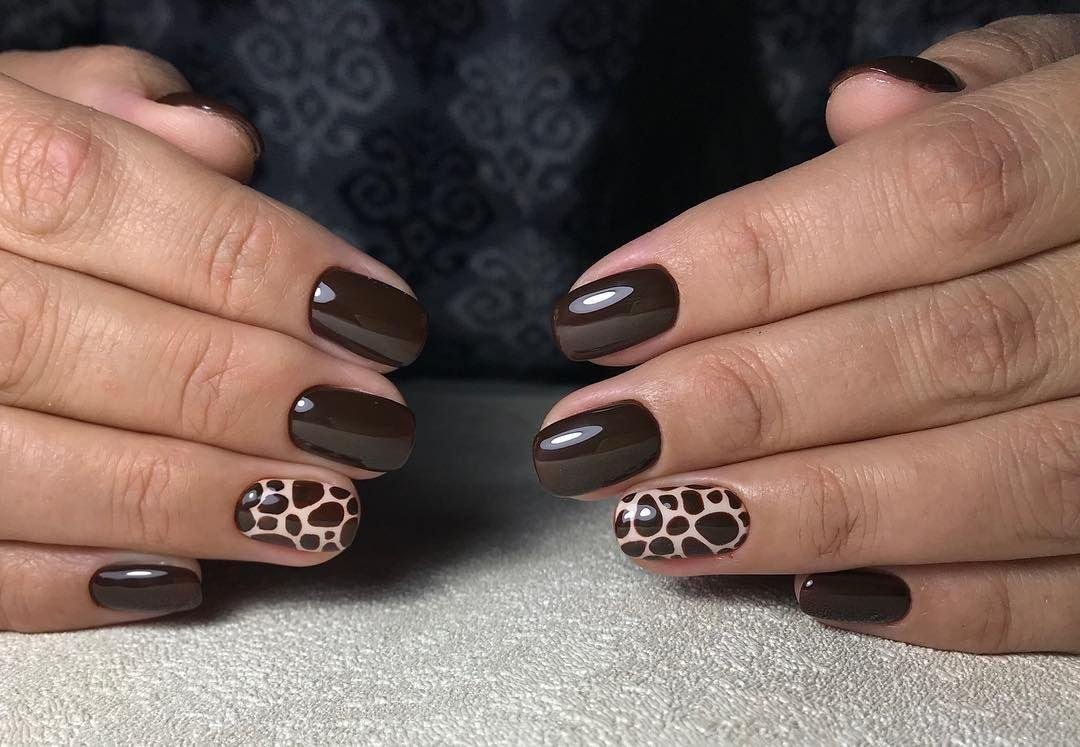 Маникюр в бежевых тонах