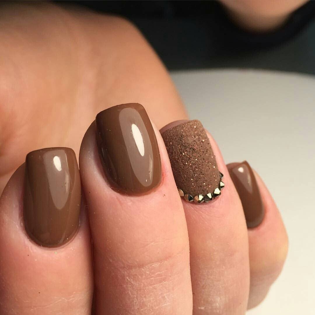 Ногти с золотыми полосками