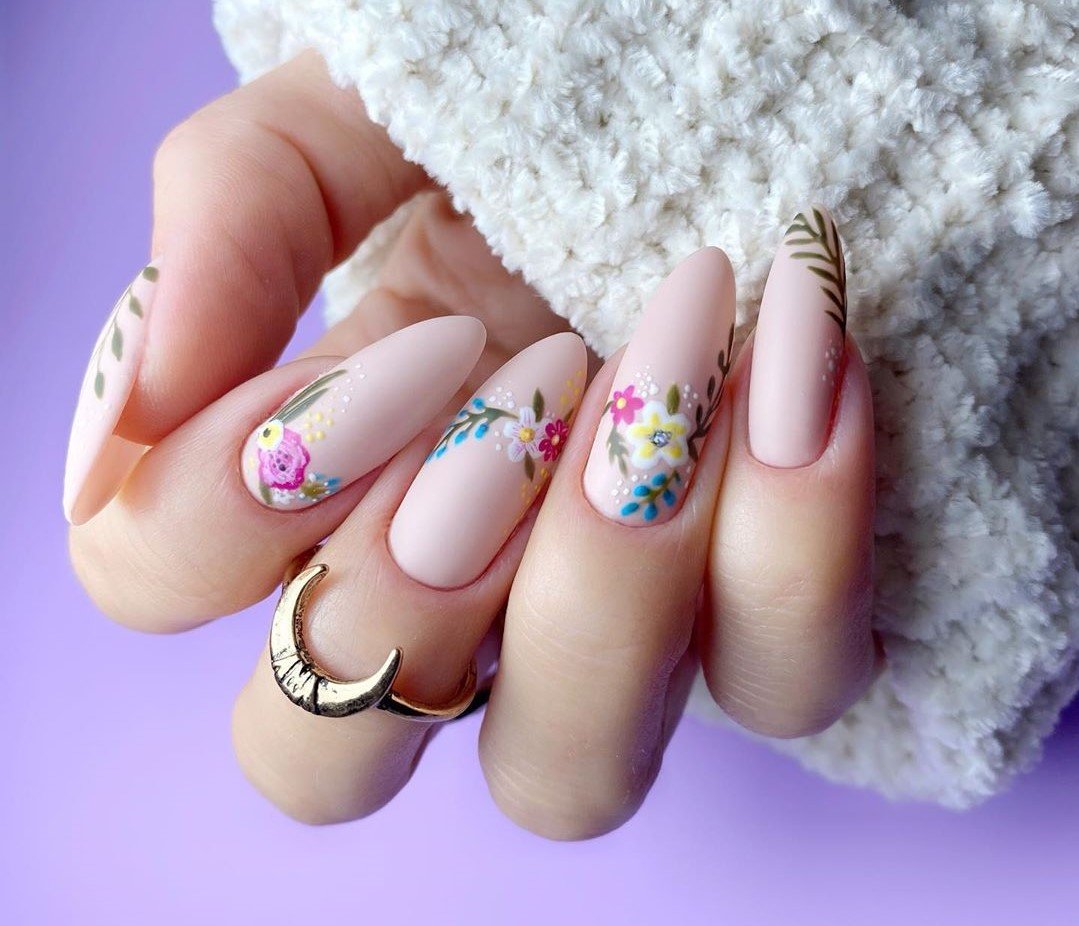 Стильный летний маникюр