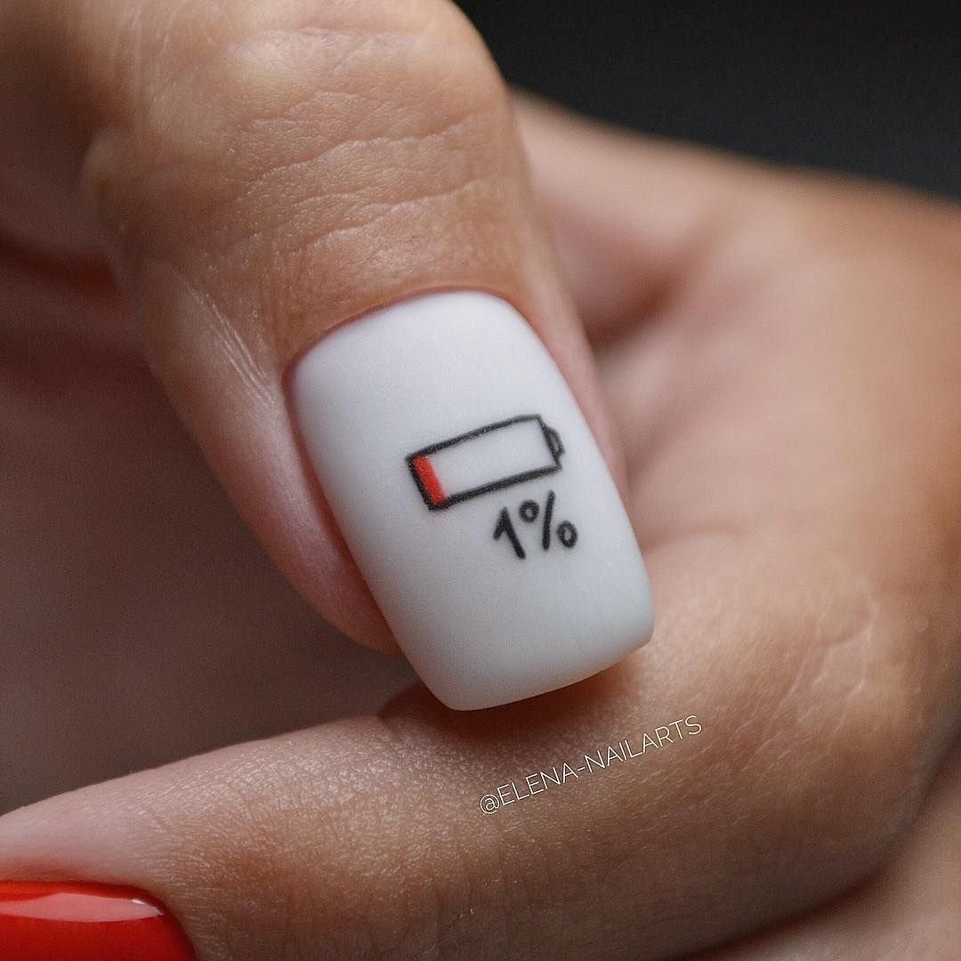 Ногти с надписями