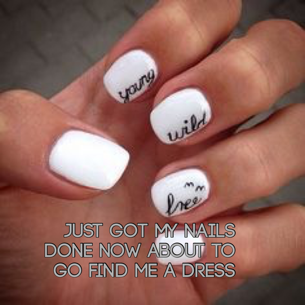 Готические буквы на ногтях