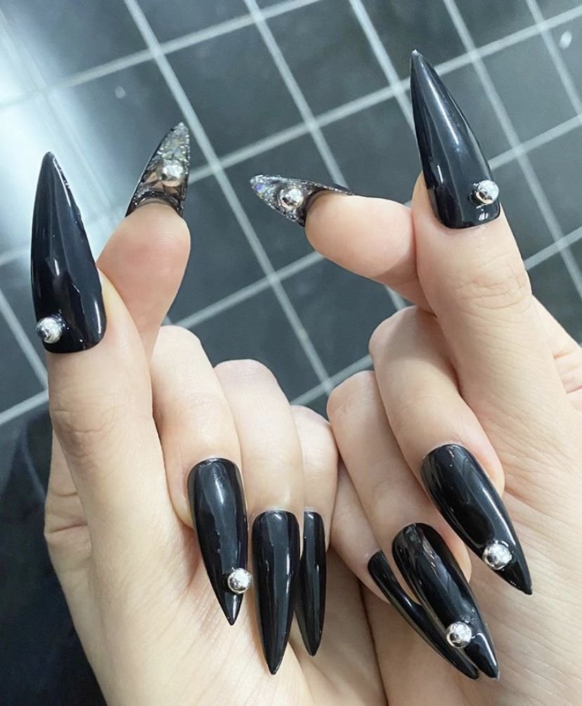 Ногти черно белые