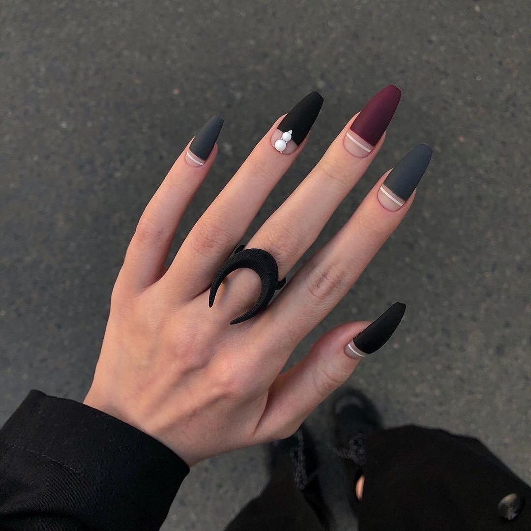 Черные длинные ногти