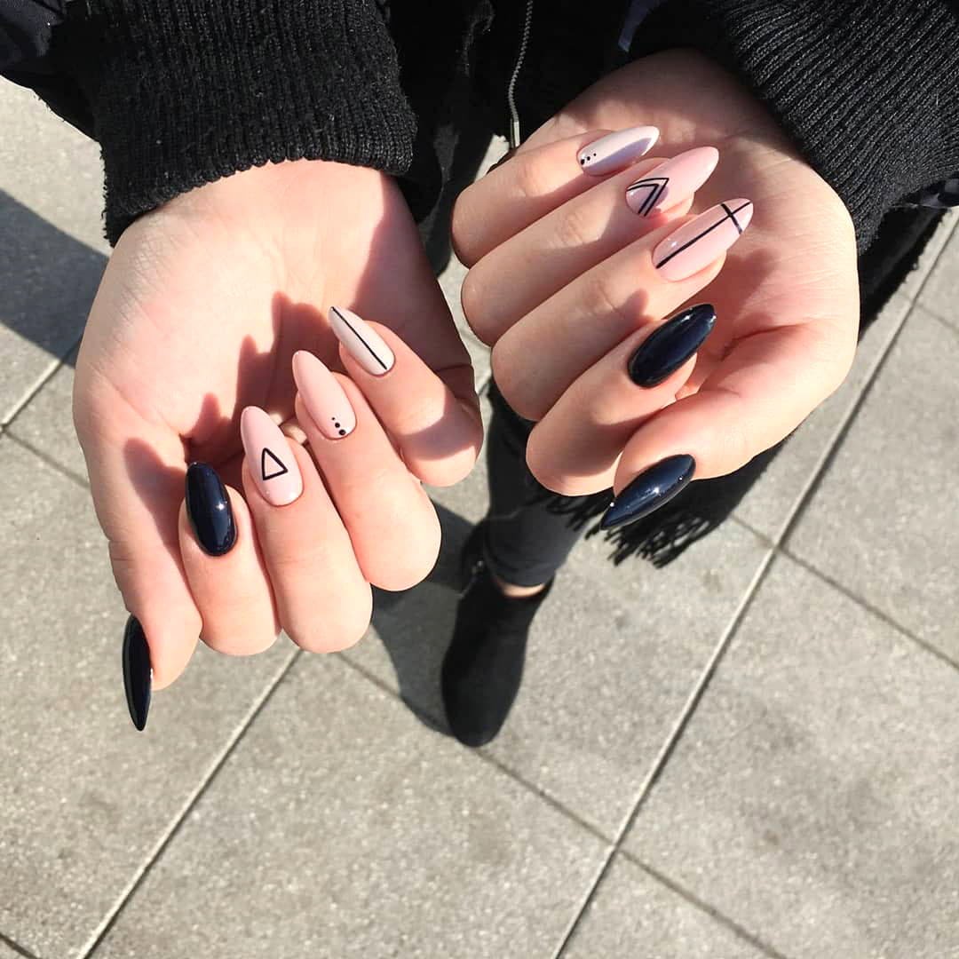 Длинные черные ногти миндаль стилет