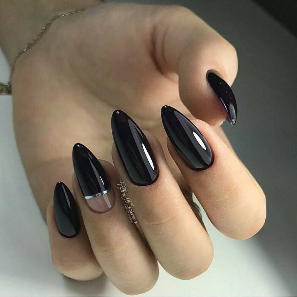 Маникюр белый с черным