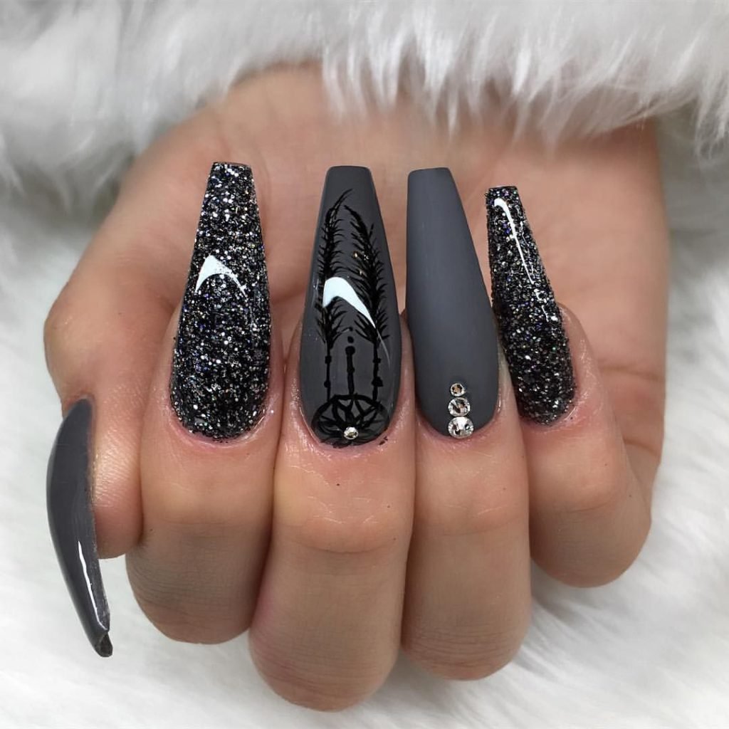 Ногти Готика стилет