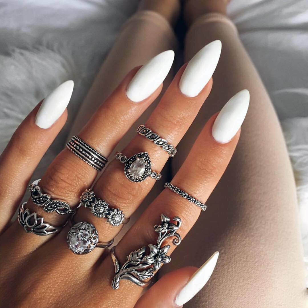 Стразы на ногах