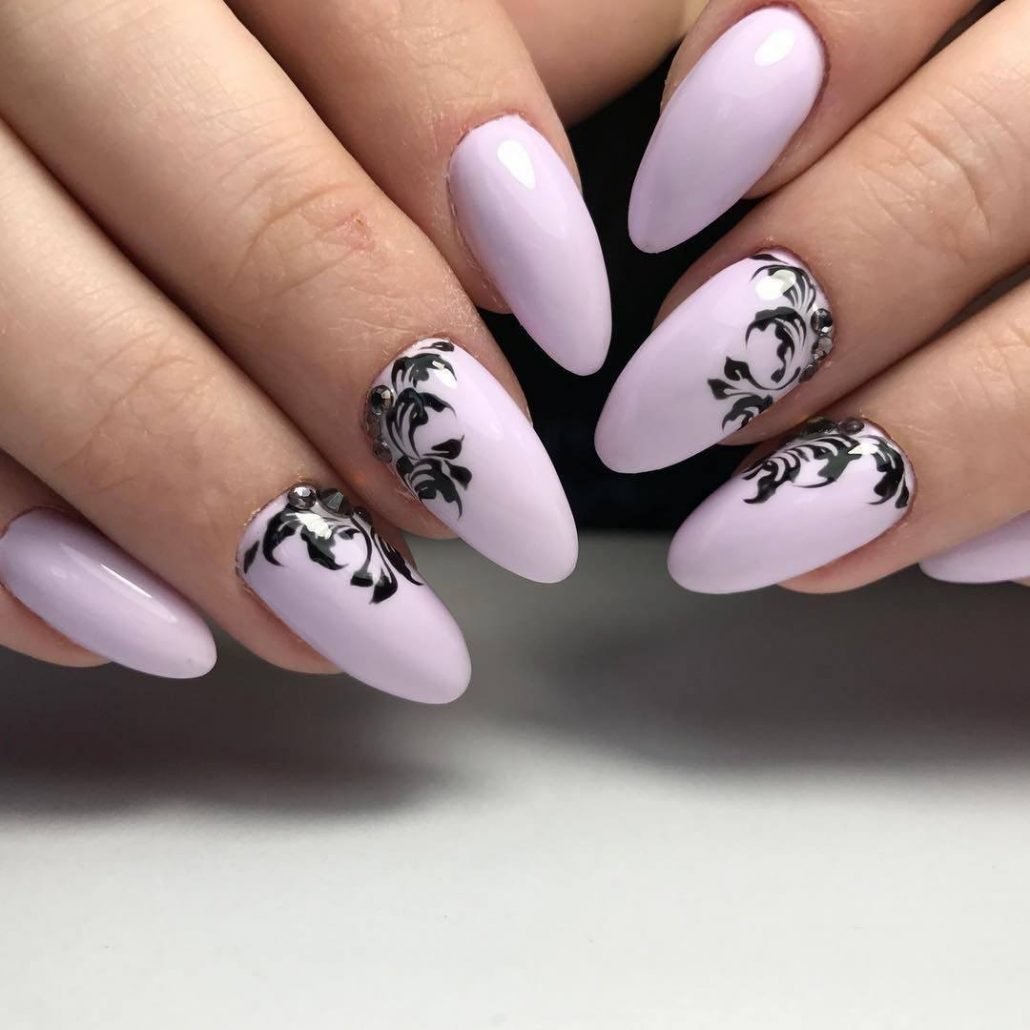 Маникюр с надписями