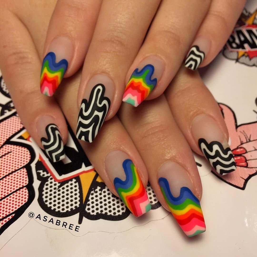 Маникюр с пальмами яркий