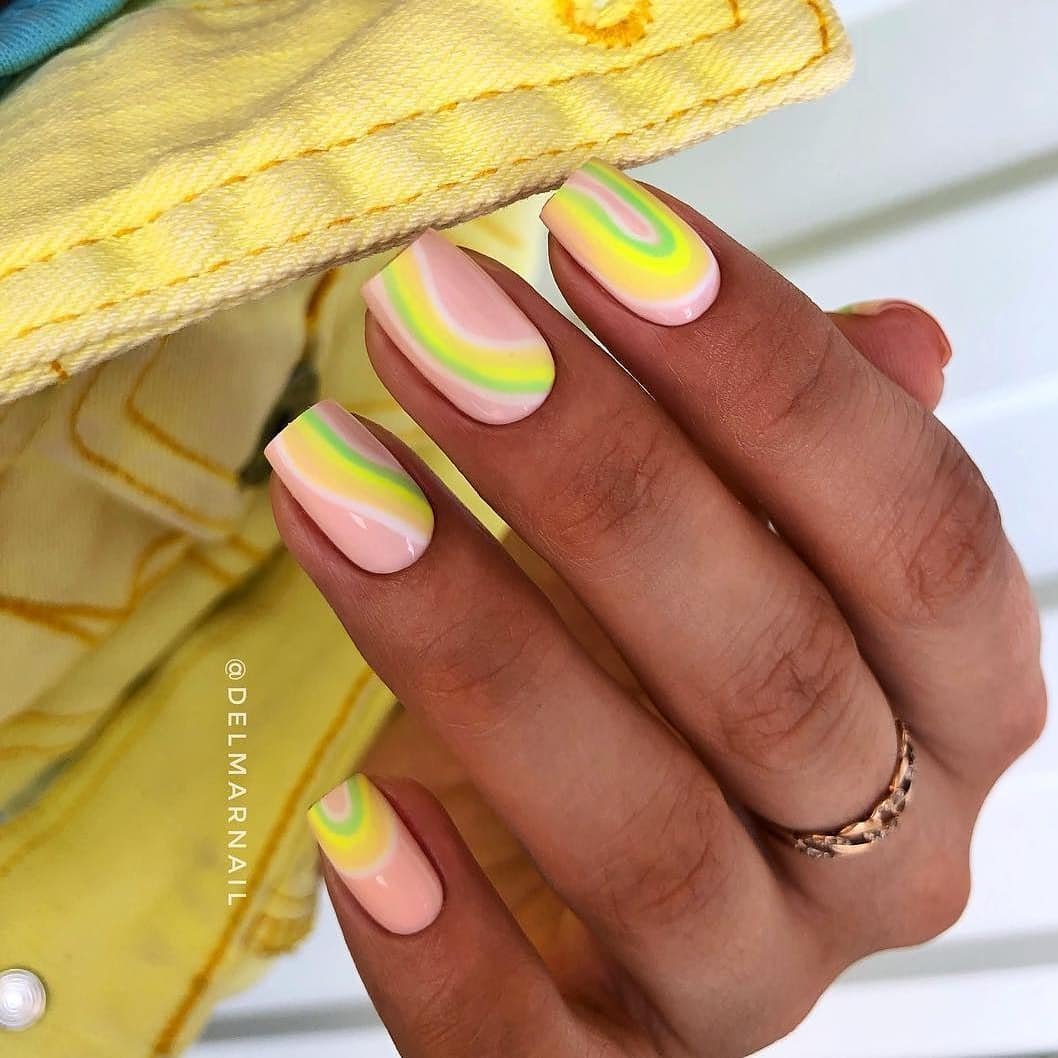 Нарощенные ногти Неоновые