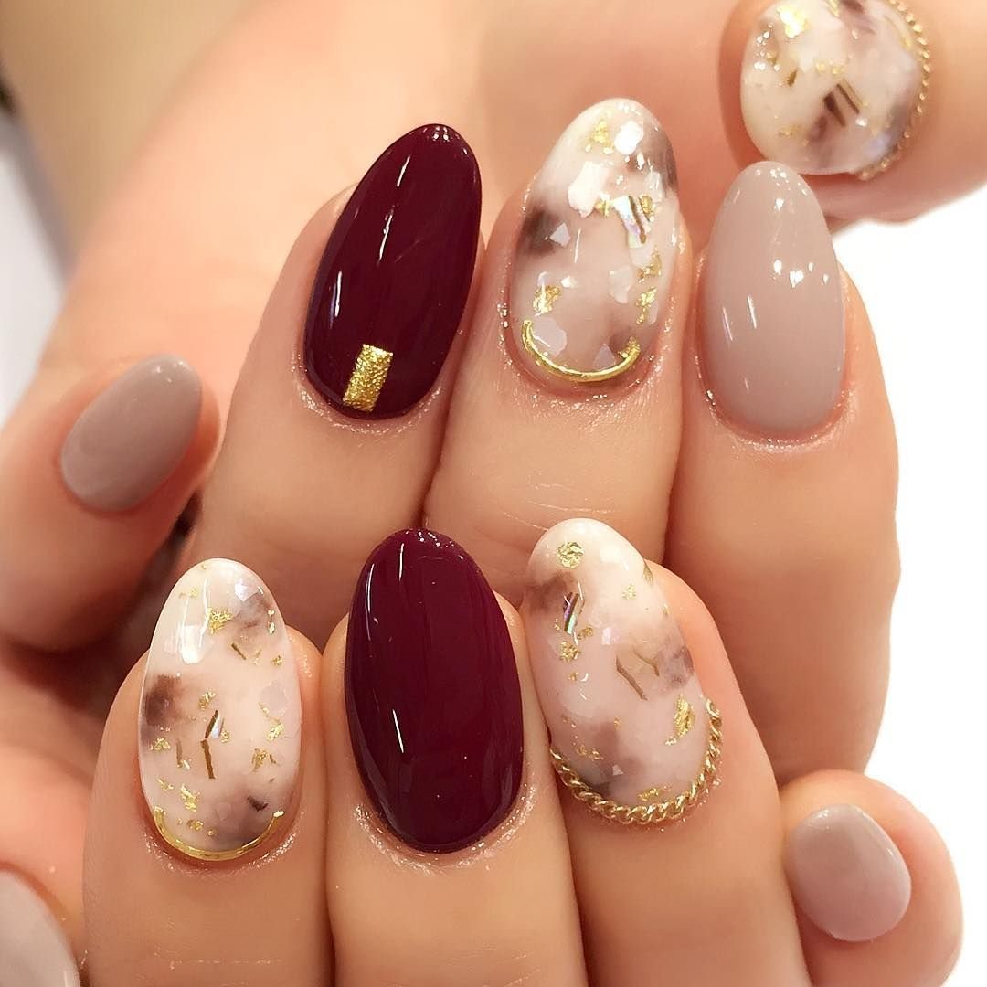 Красный витражный маникюр