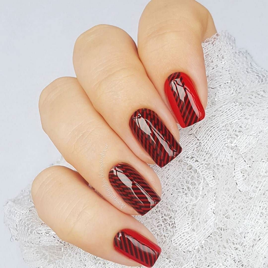 Черно-золотой маникюр