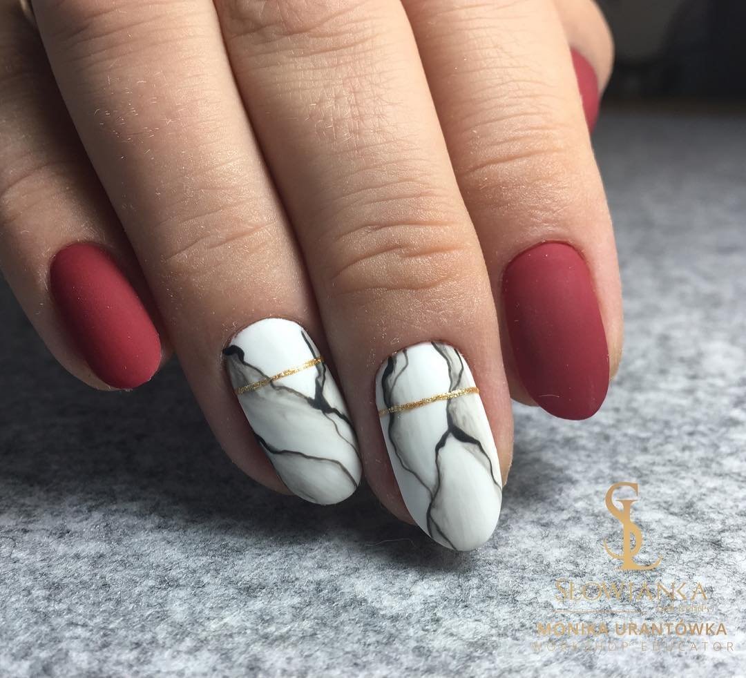 Красный маникюр с втиркой