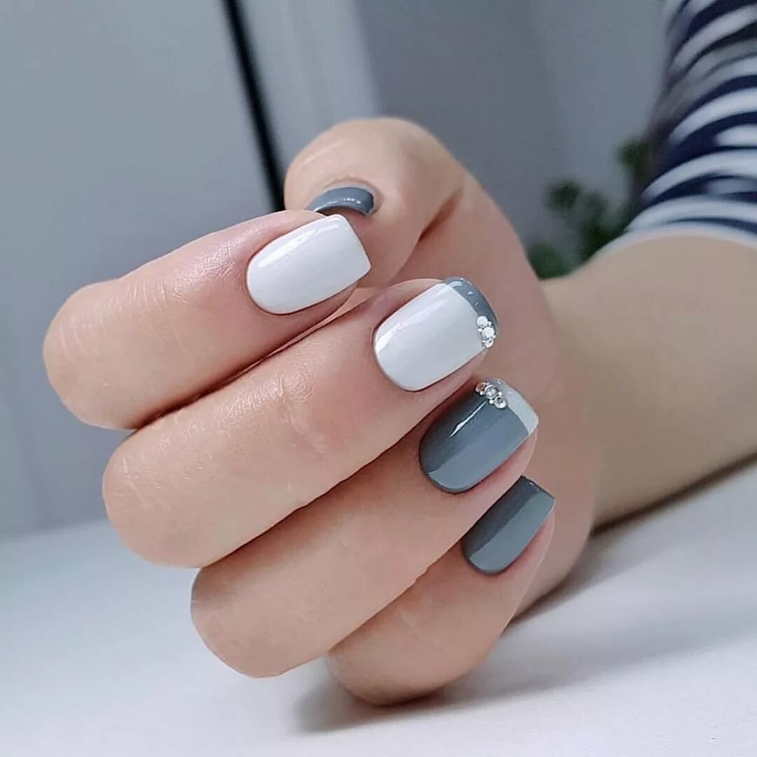 Светло серый маникюр
