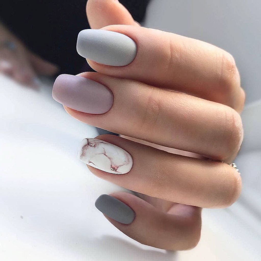 Матовый маникюр пастельных тонов