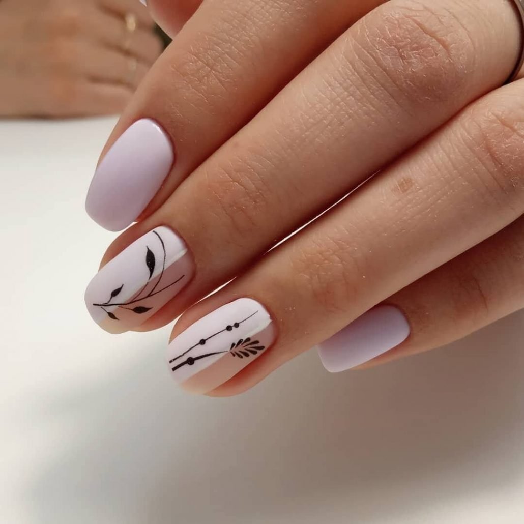 Бежевый маникюр на короткие ногти