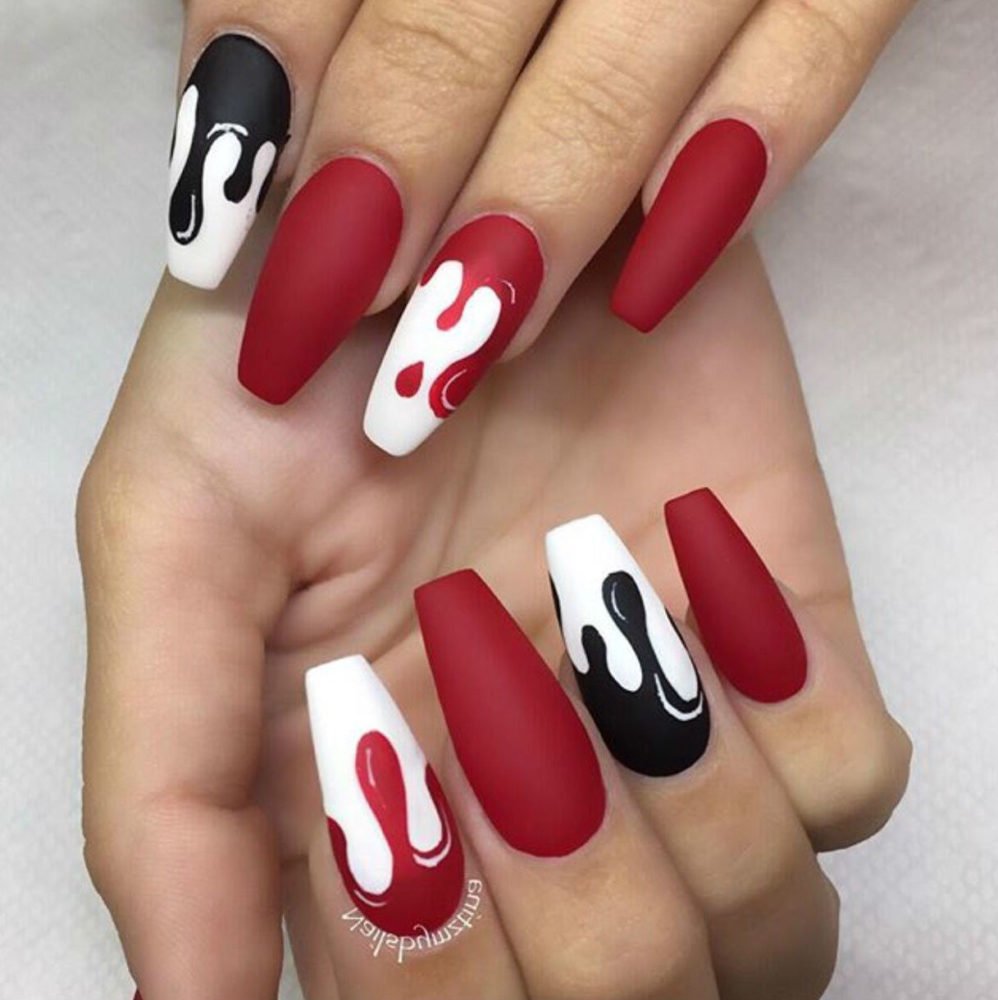 Маникюр Круэлла де Виль