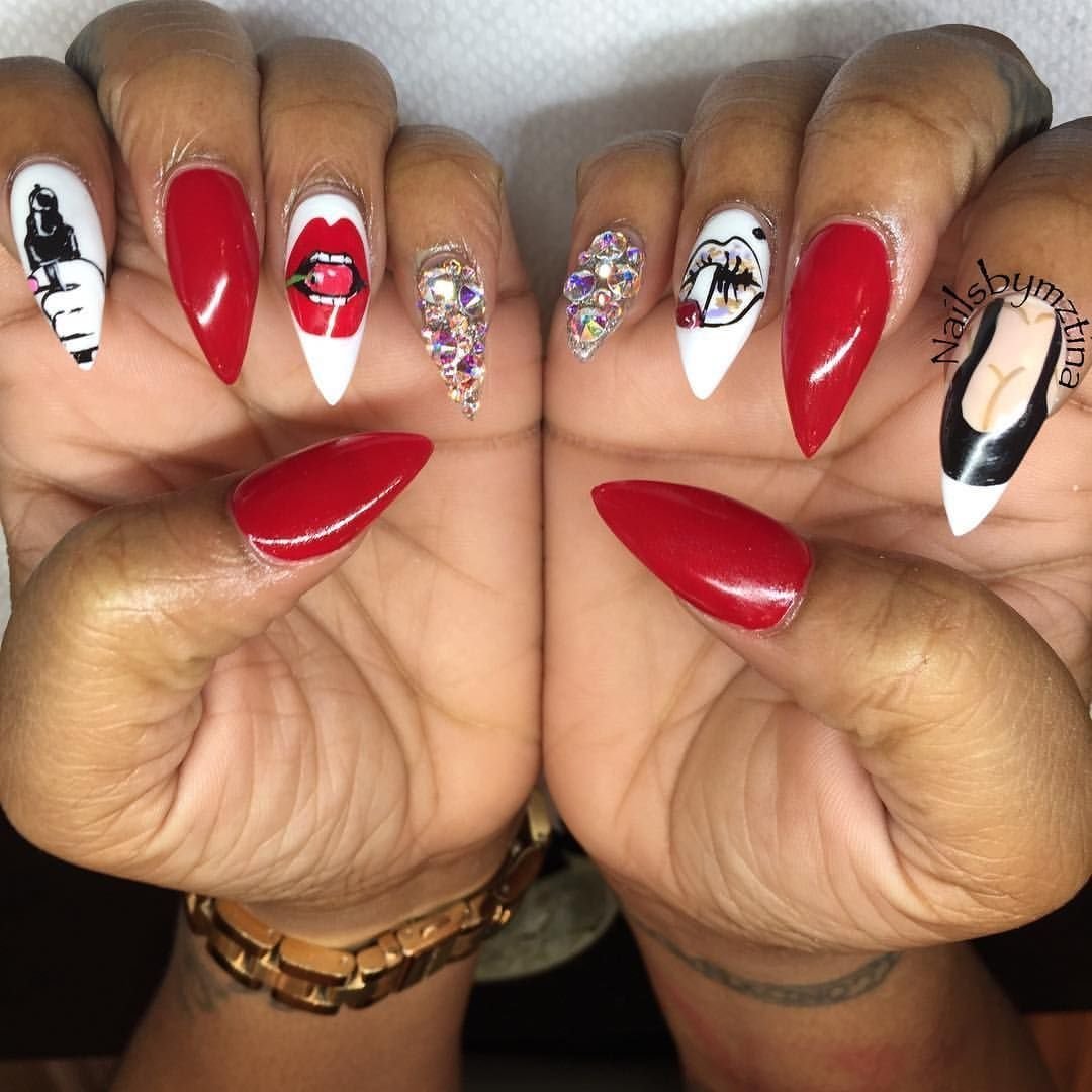 Маникюр с губами