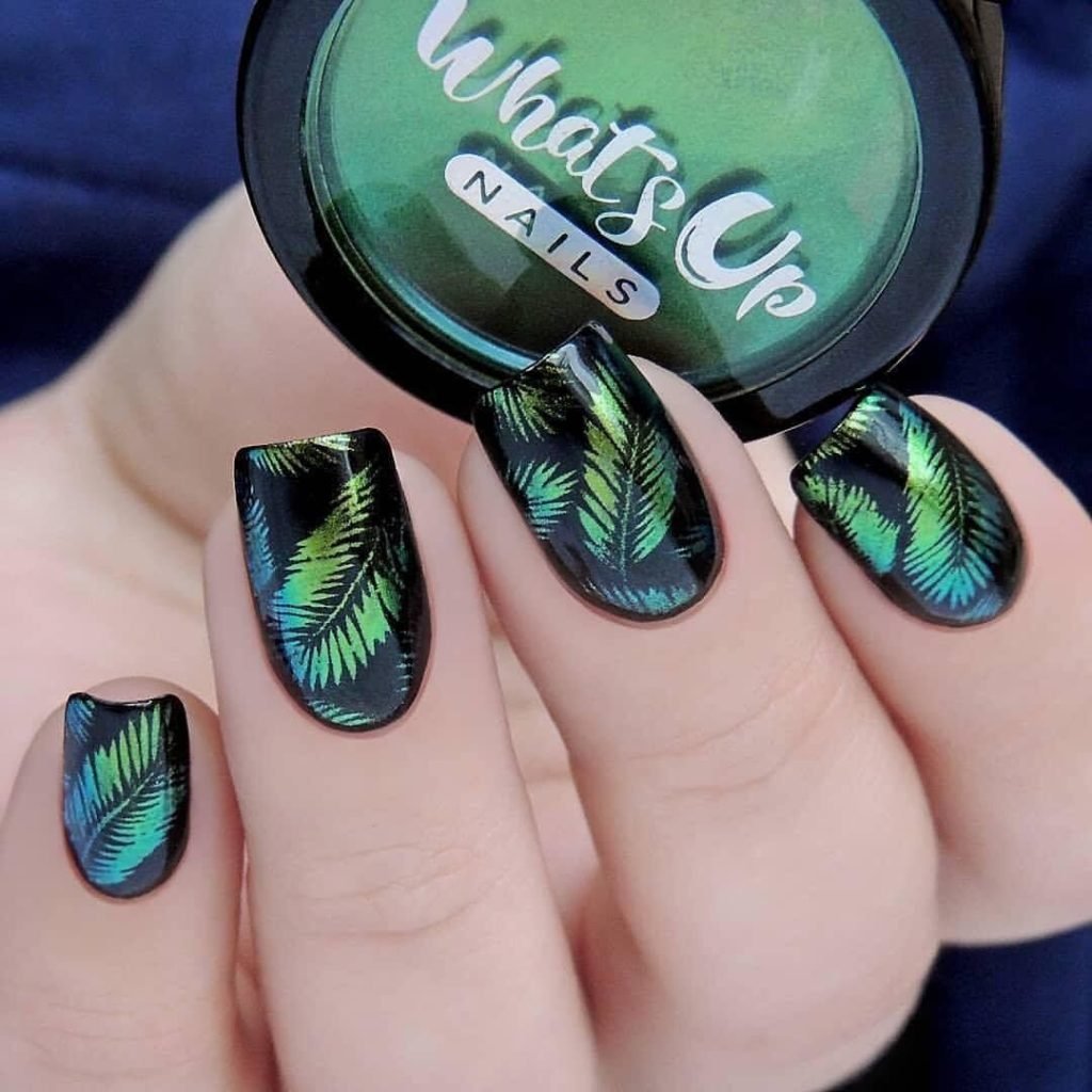 Стемпинг на кошачьем глазе