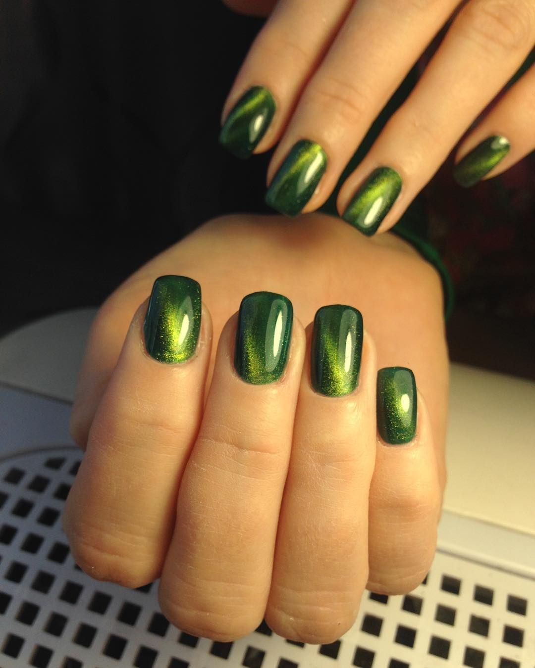 Ногти 2022 миндаль кошачий глаз