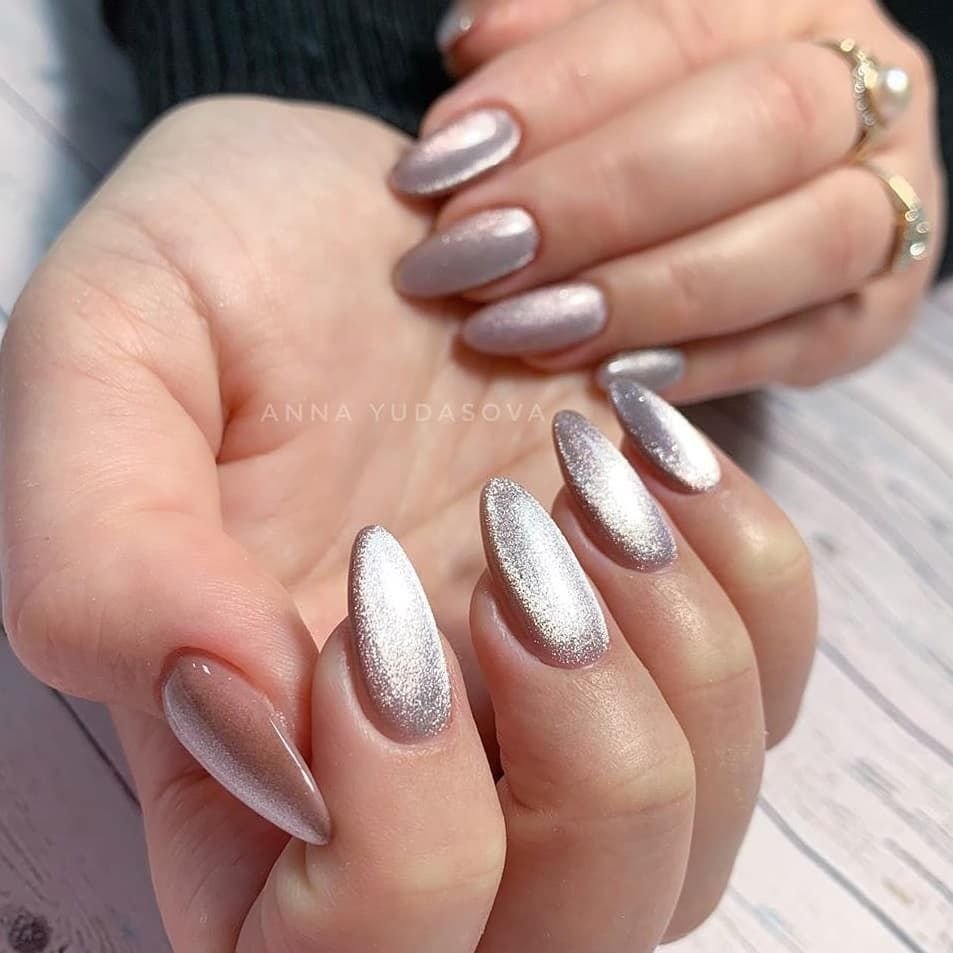 Светоотражающий кошачий глаз маникюр