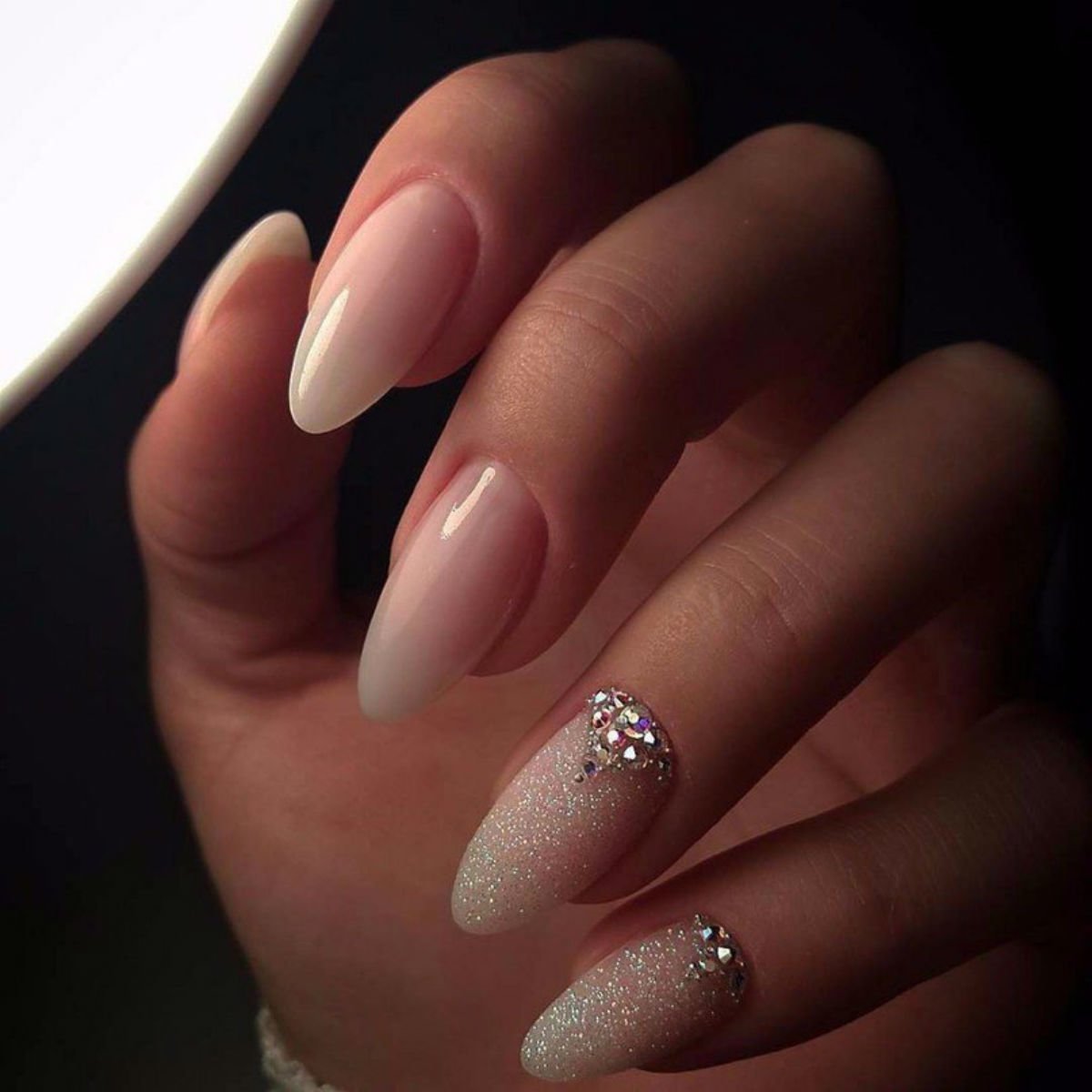 Нюдовый френч миндаль