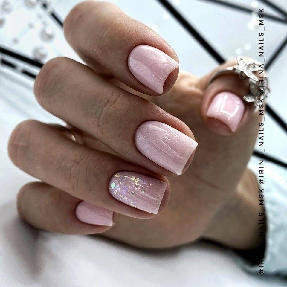 Ногти короткие