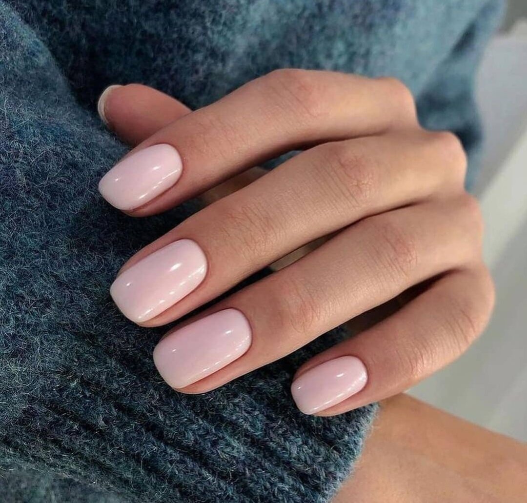 Ногти короткие