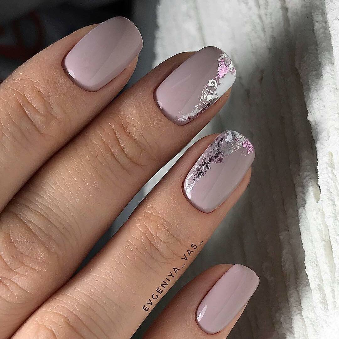 Ногти светлые