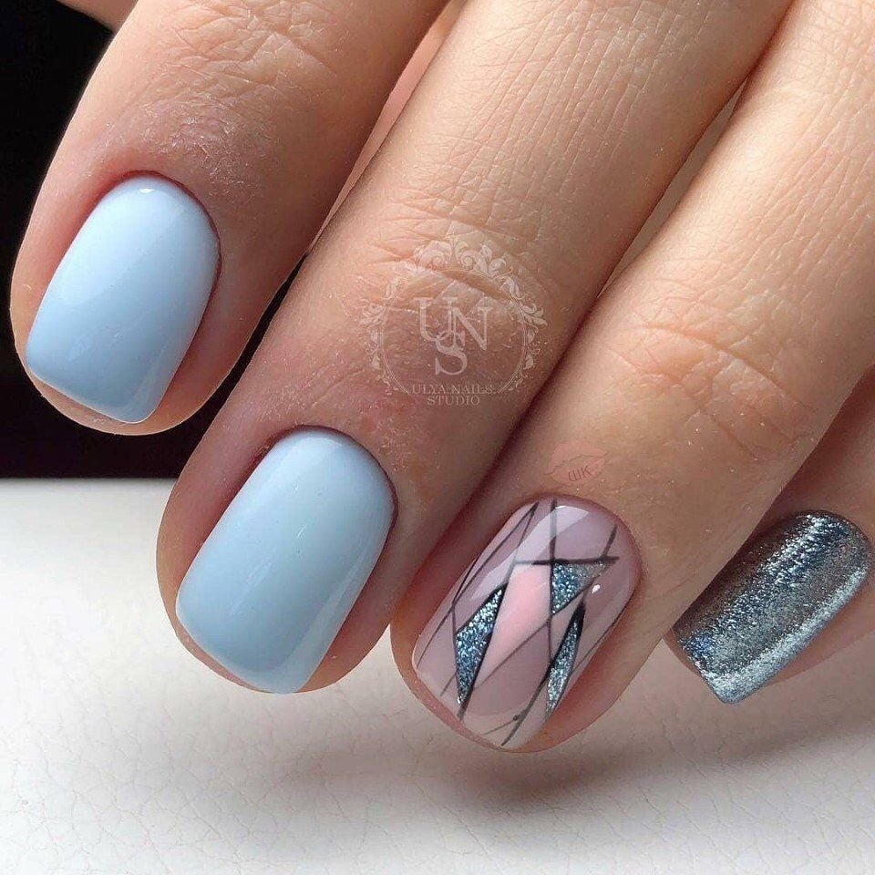 Серо-голубой маникюр на коротких ногтях