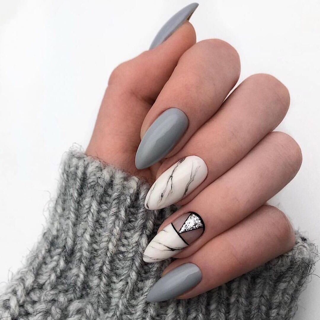 Серо-голубой маникюр