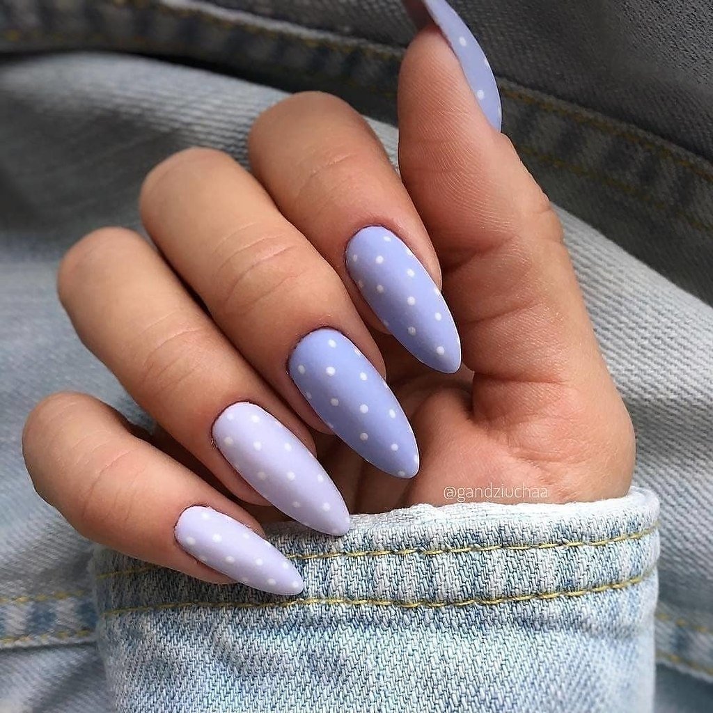 Голубой маникюр однотонный